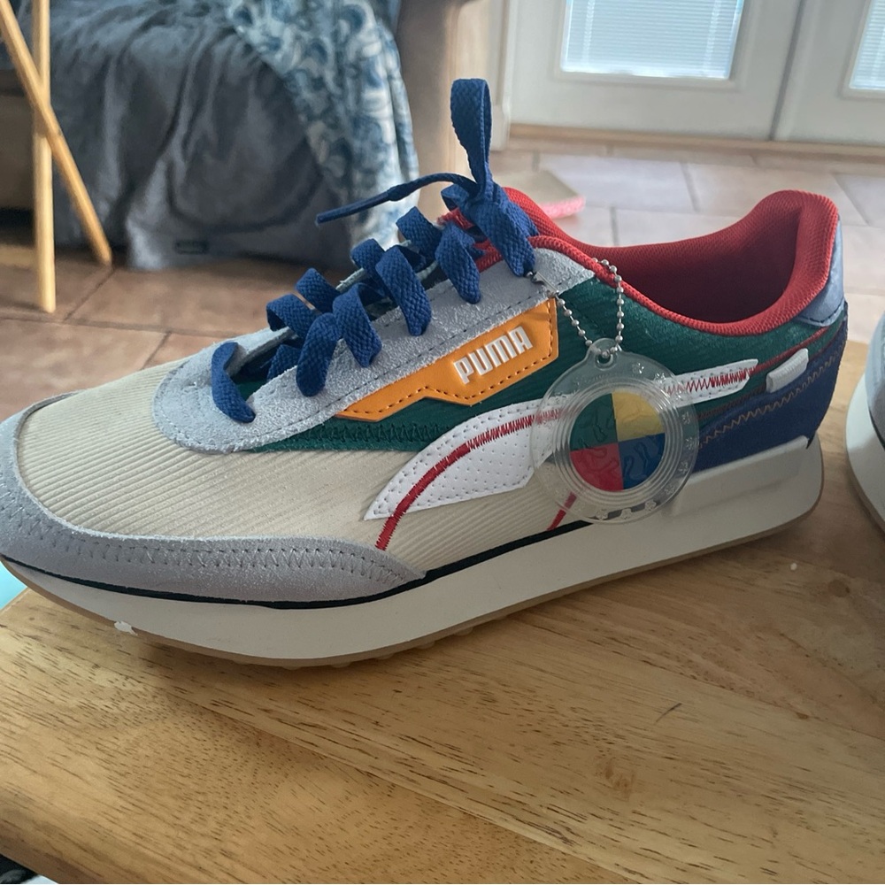 Women’s pumas brand new size 8.5